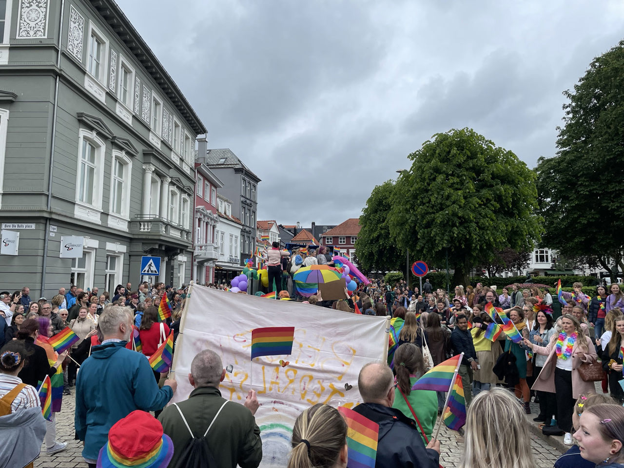 Katten går i pride